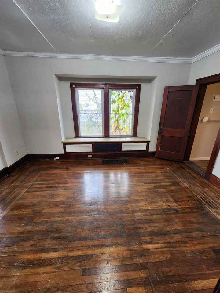 1816 E 34th St - Photo 6 of 31