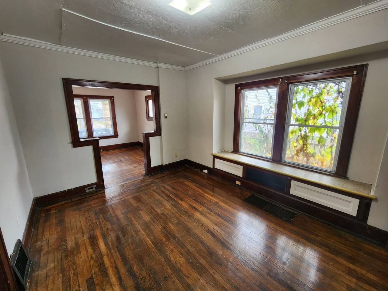 1816 E 34th St - Photo 7 of 31