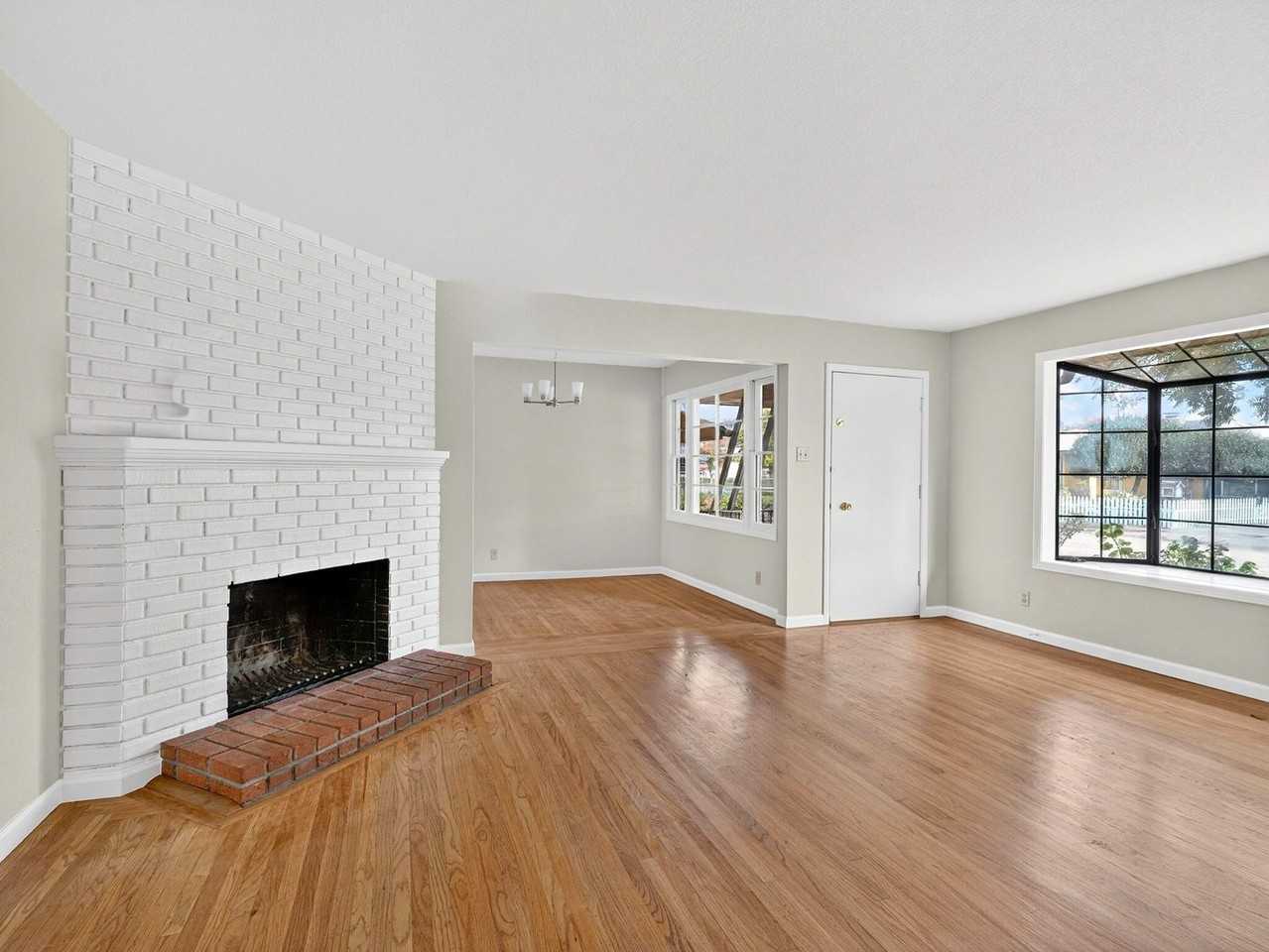 2127 Berkeley Dr - Photo 2 of 24