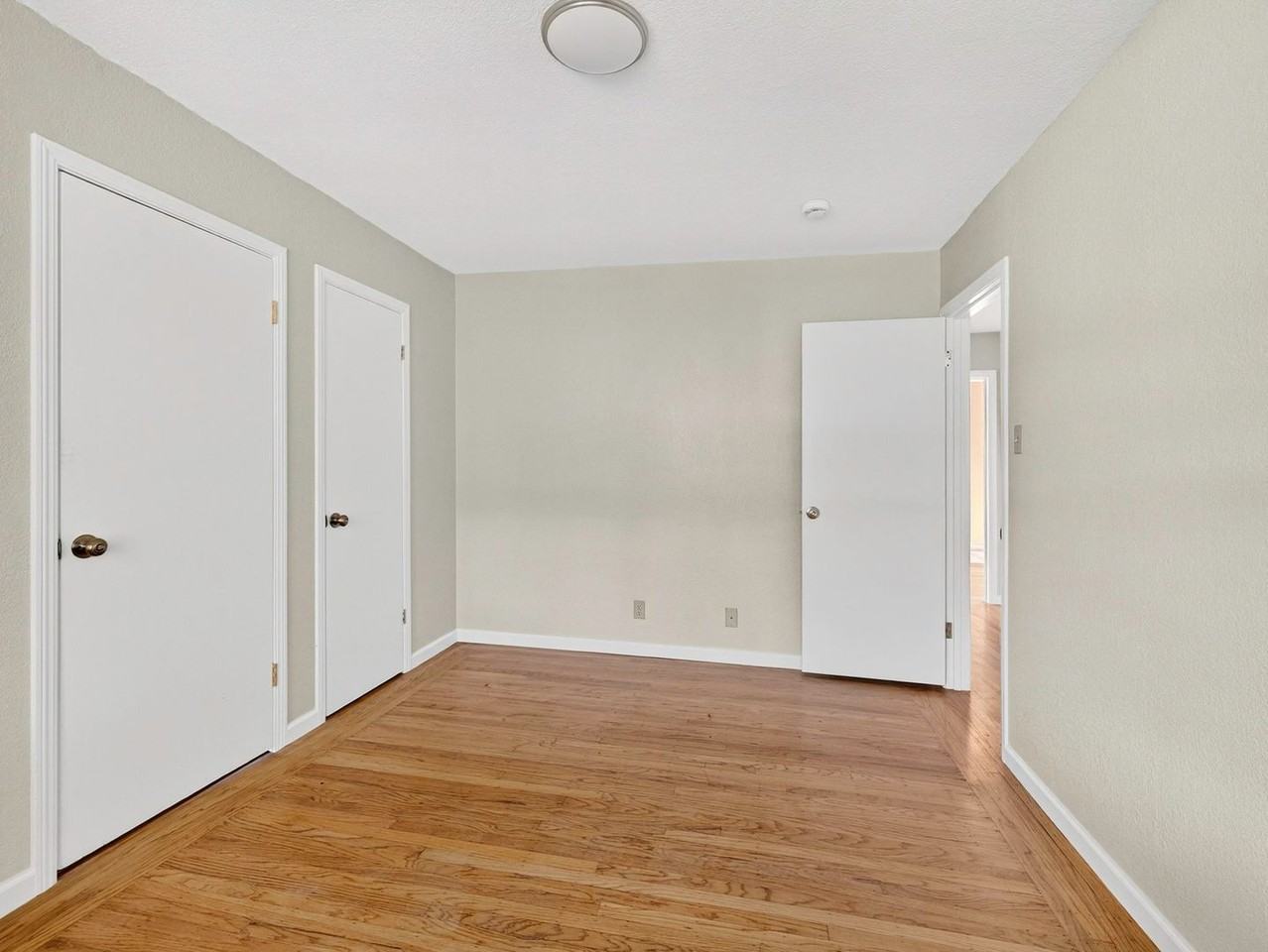 2127 Berkeley Dr - Photo 7 of 24