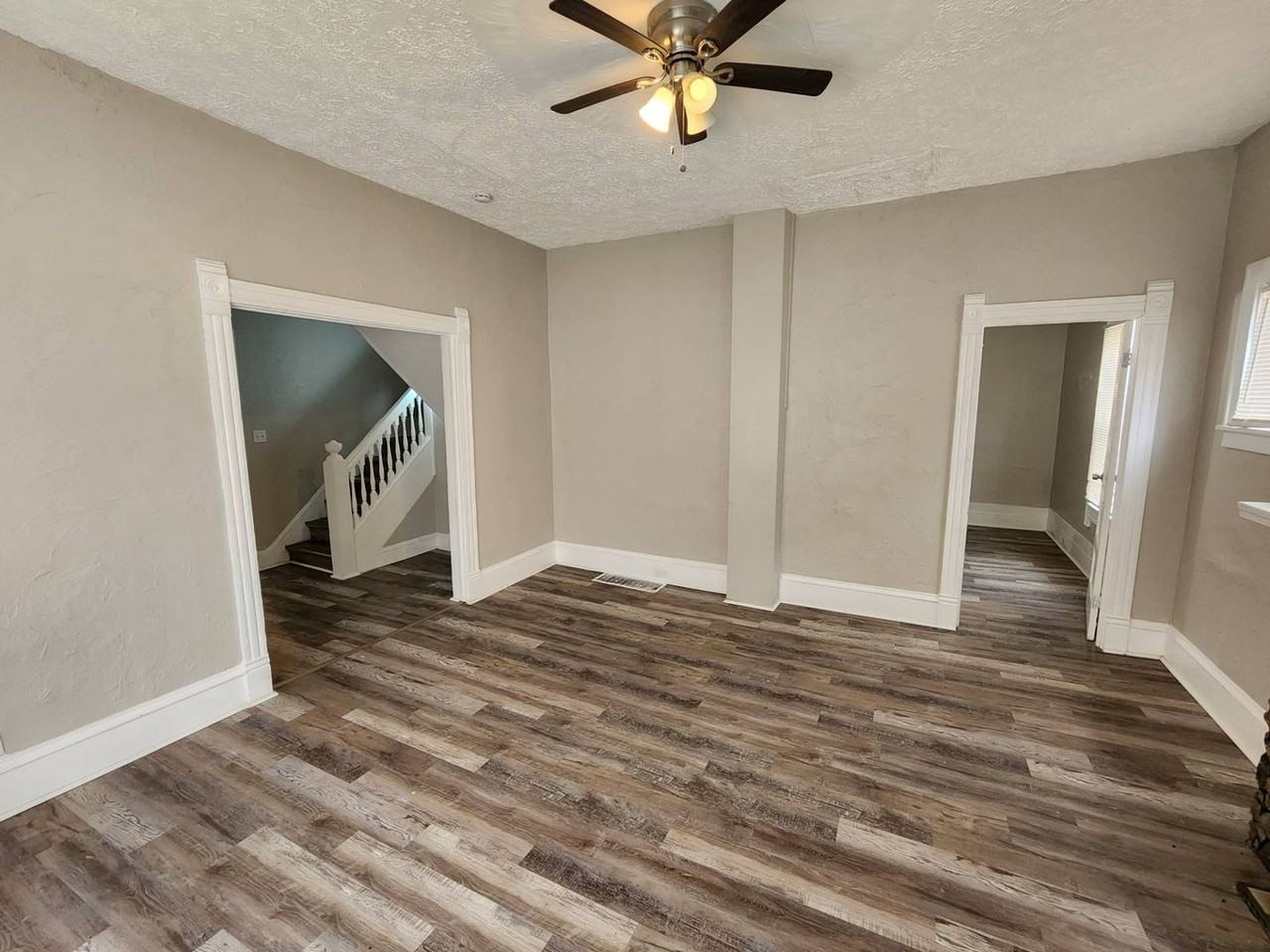 1774 Oakdale Ave - Photo 3 of 32