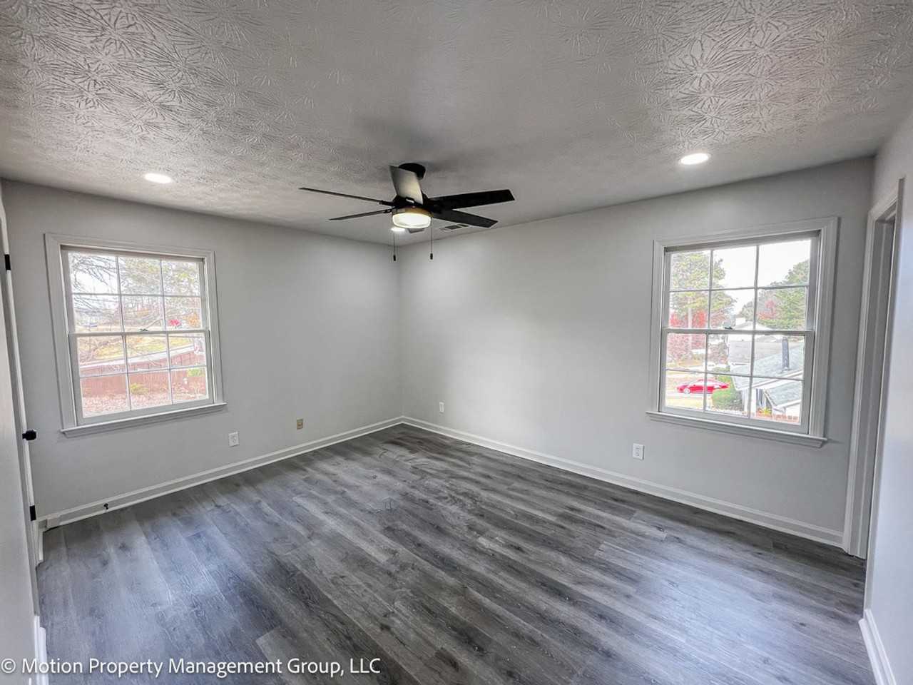 1330 Hillcrest Dr - Photo 6 of 12