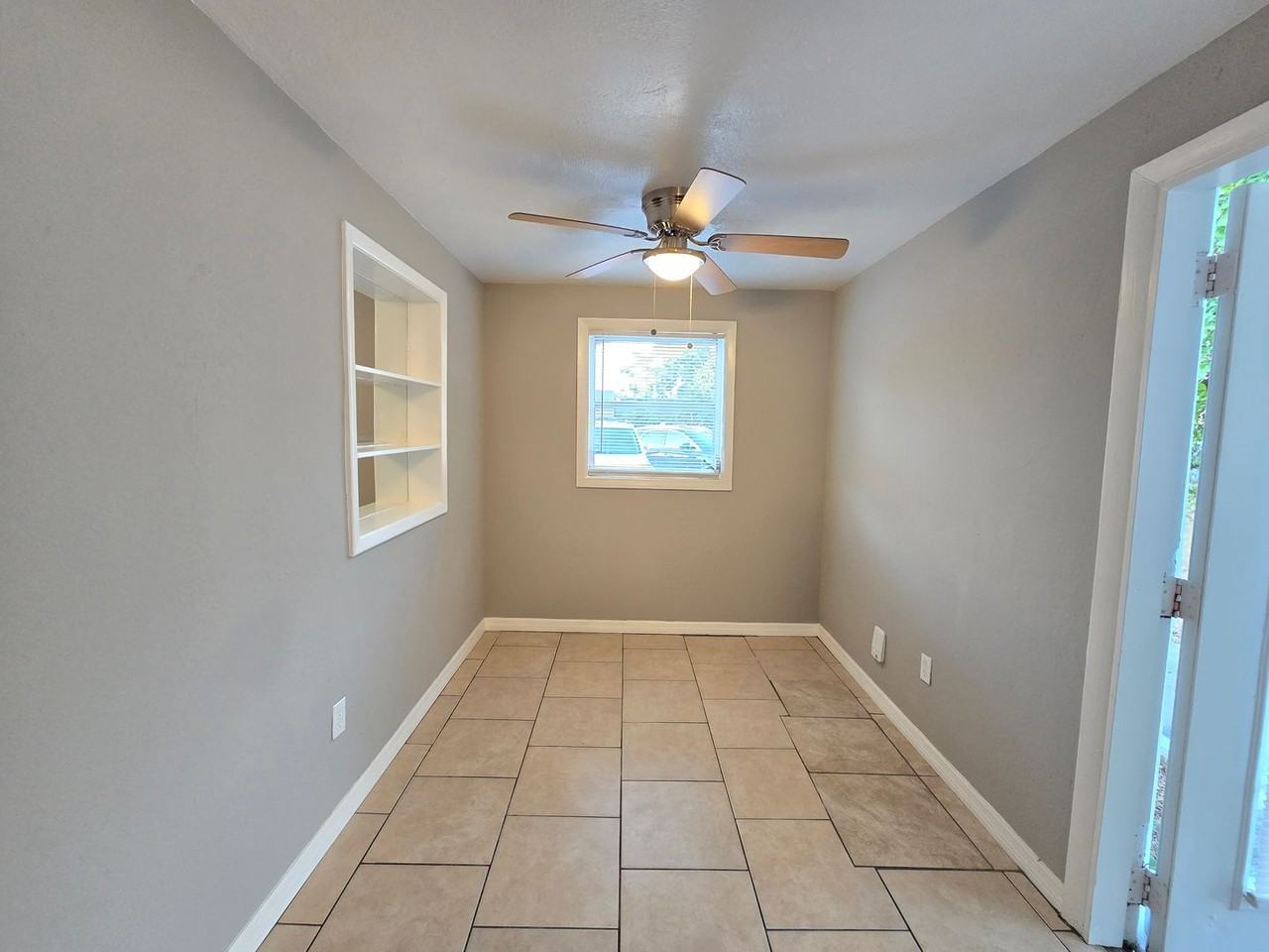 2108 8th St - Photo 5 of 17