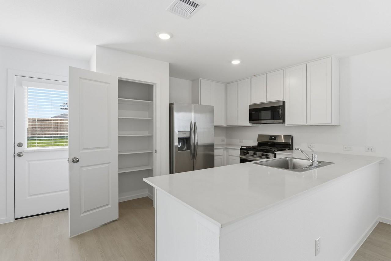 316 Bush Meadow Ln - Photo 7 of 34