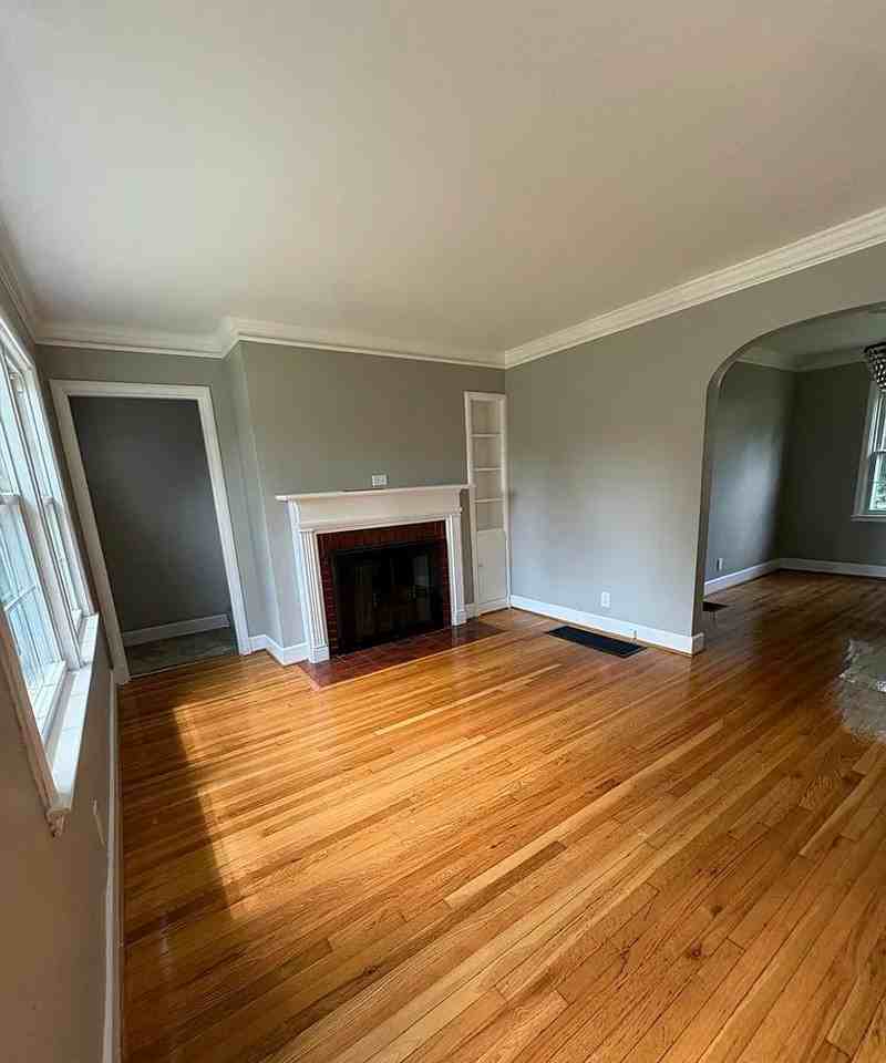 323 Monohan Dr - Photo 2 of 13