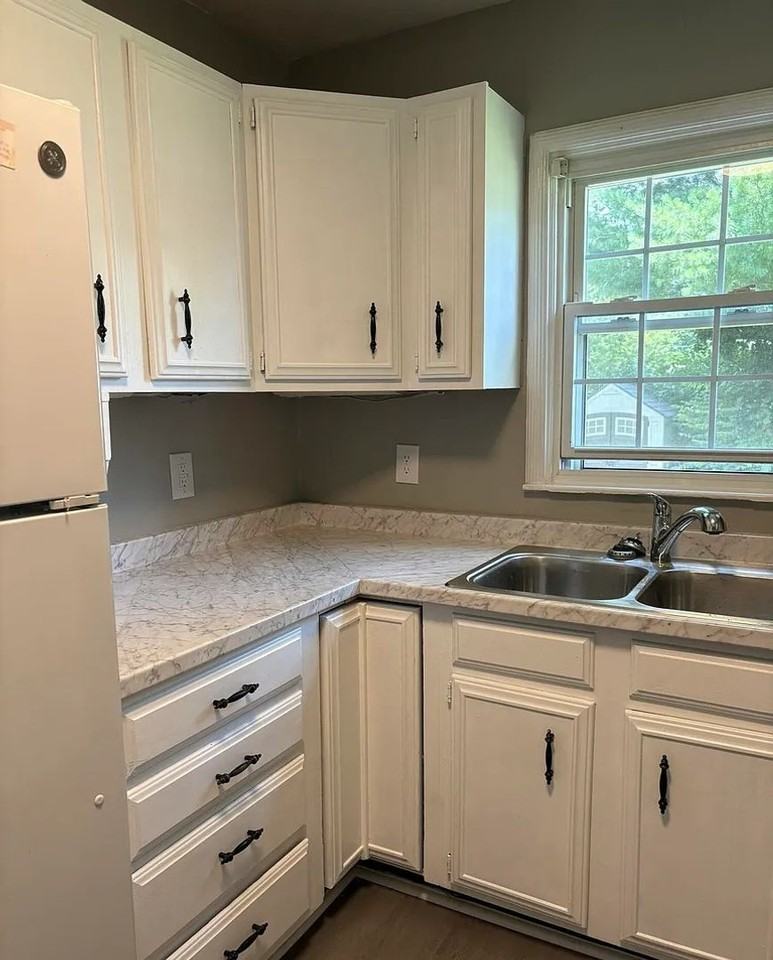 323 Monohan Dr - Photo 4 of 13