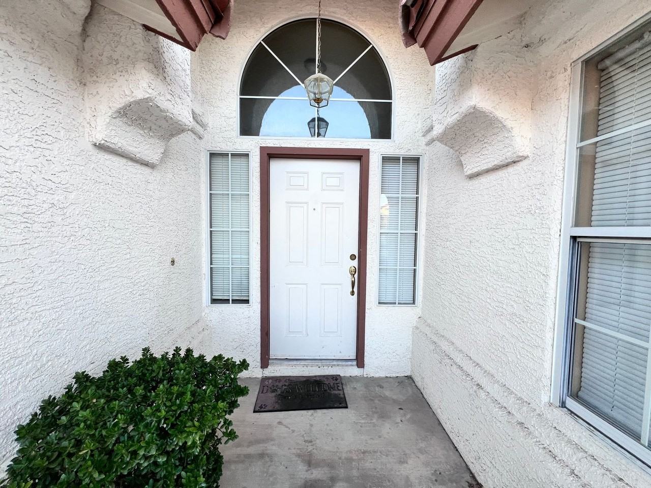 1605 Los Alamos Dr - Photo 3 of 33