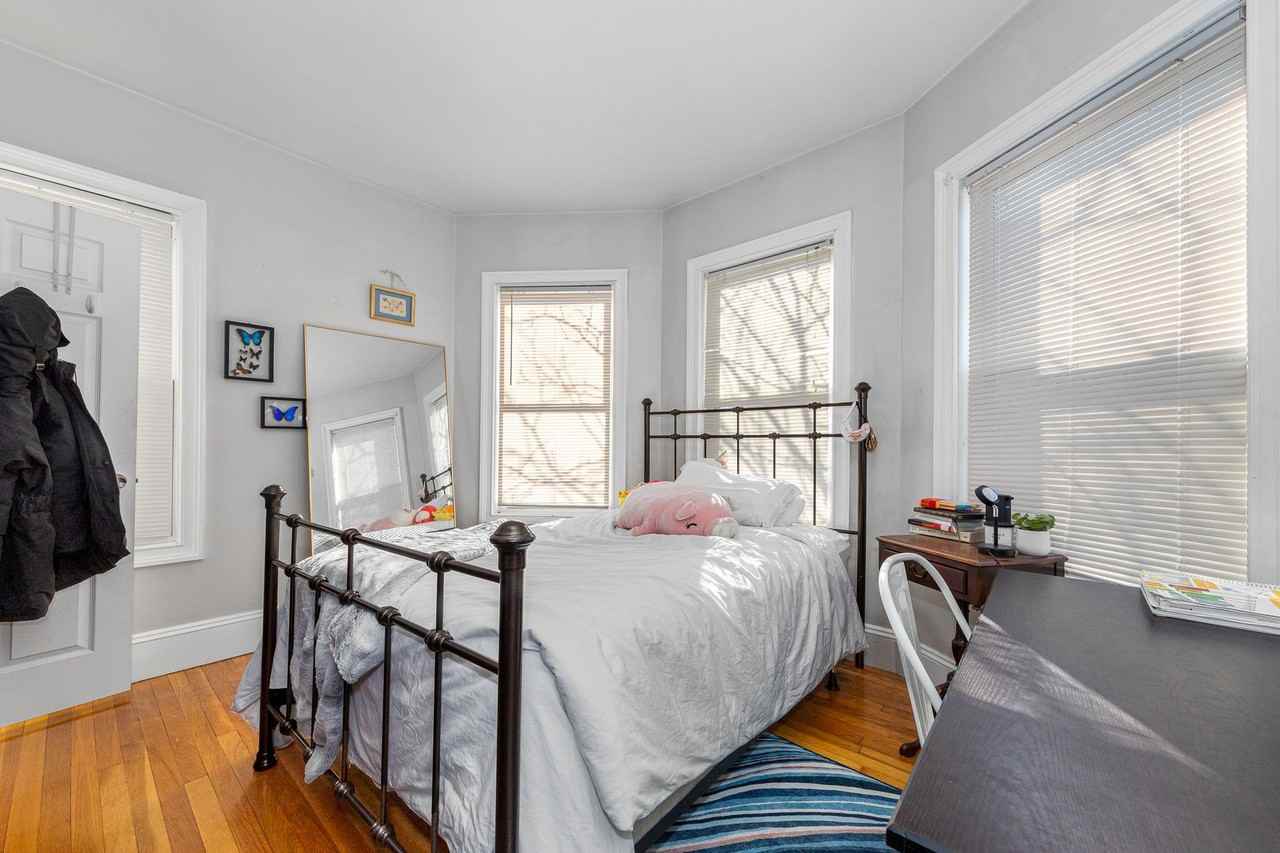 228 Calumet Street - Photo 2 of 19