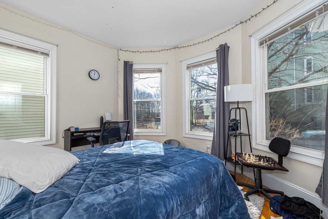 228 Calumet Street - Photo 7 of 19