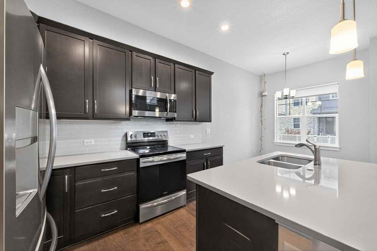 8479 Cromwell Dr - Photo 3 of 31