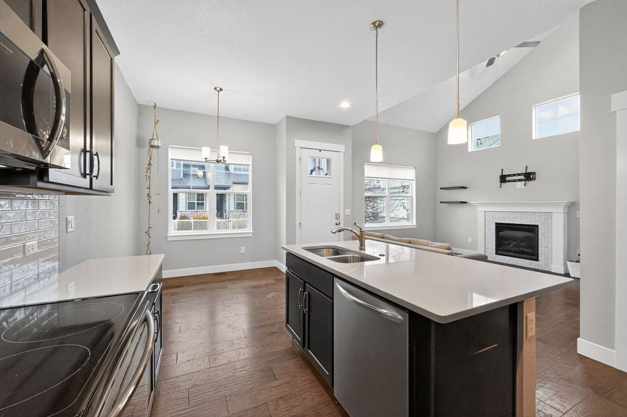 8479 Cromwell Dr - Photo 4 of 31