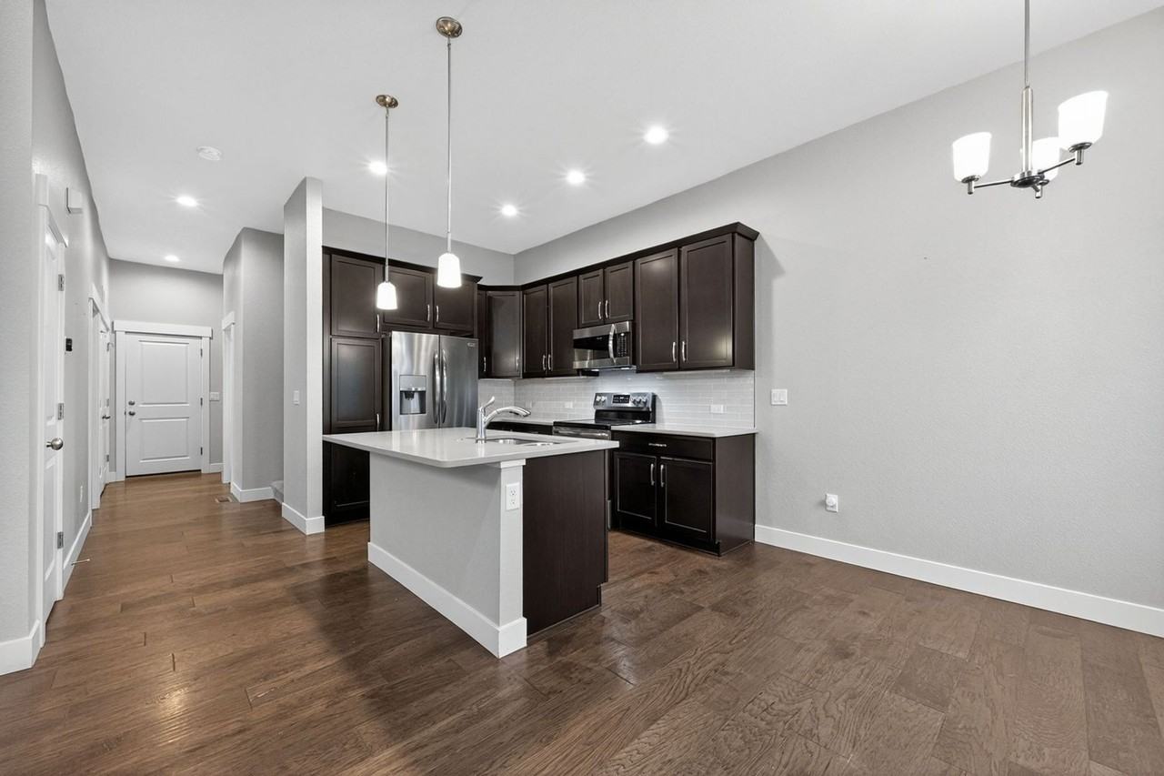 8479 Cromwell Dr - Photo 7 of 31