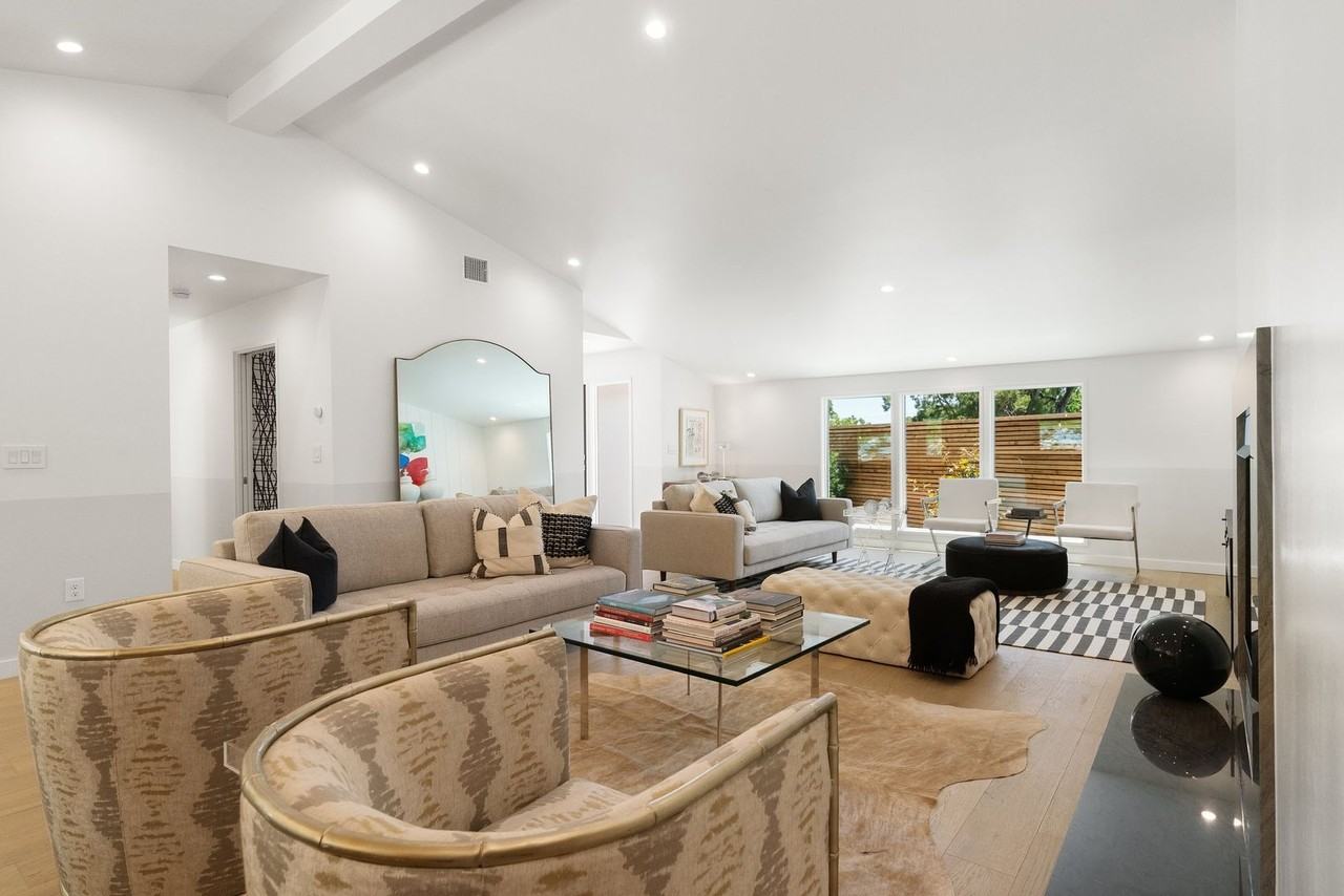 5706 Highland Hills Circle - Photo 5 of 16