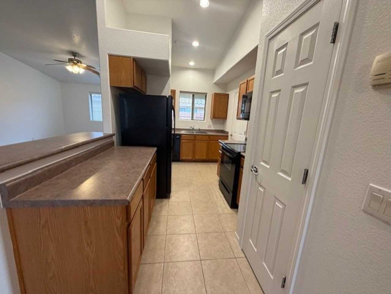 754 S Rainbow Trl - Photo 5 of 19