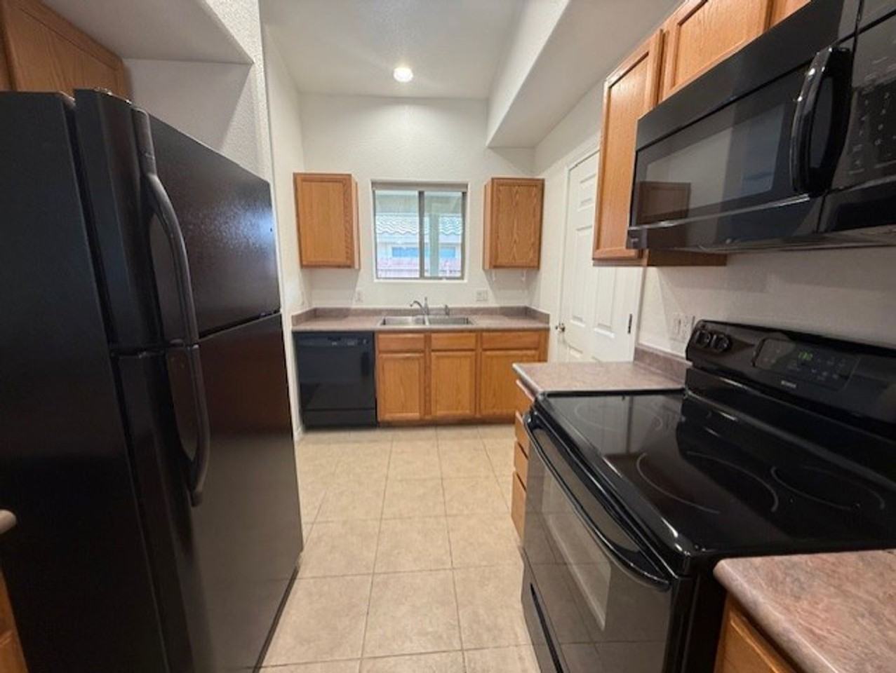 754 S Rainbow Trl - Photo 6 of 19