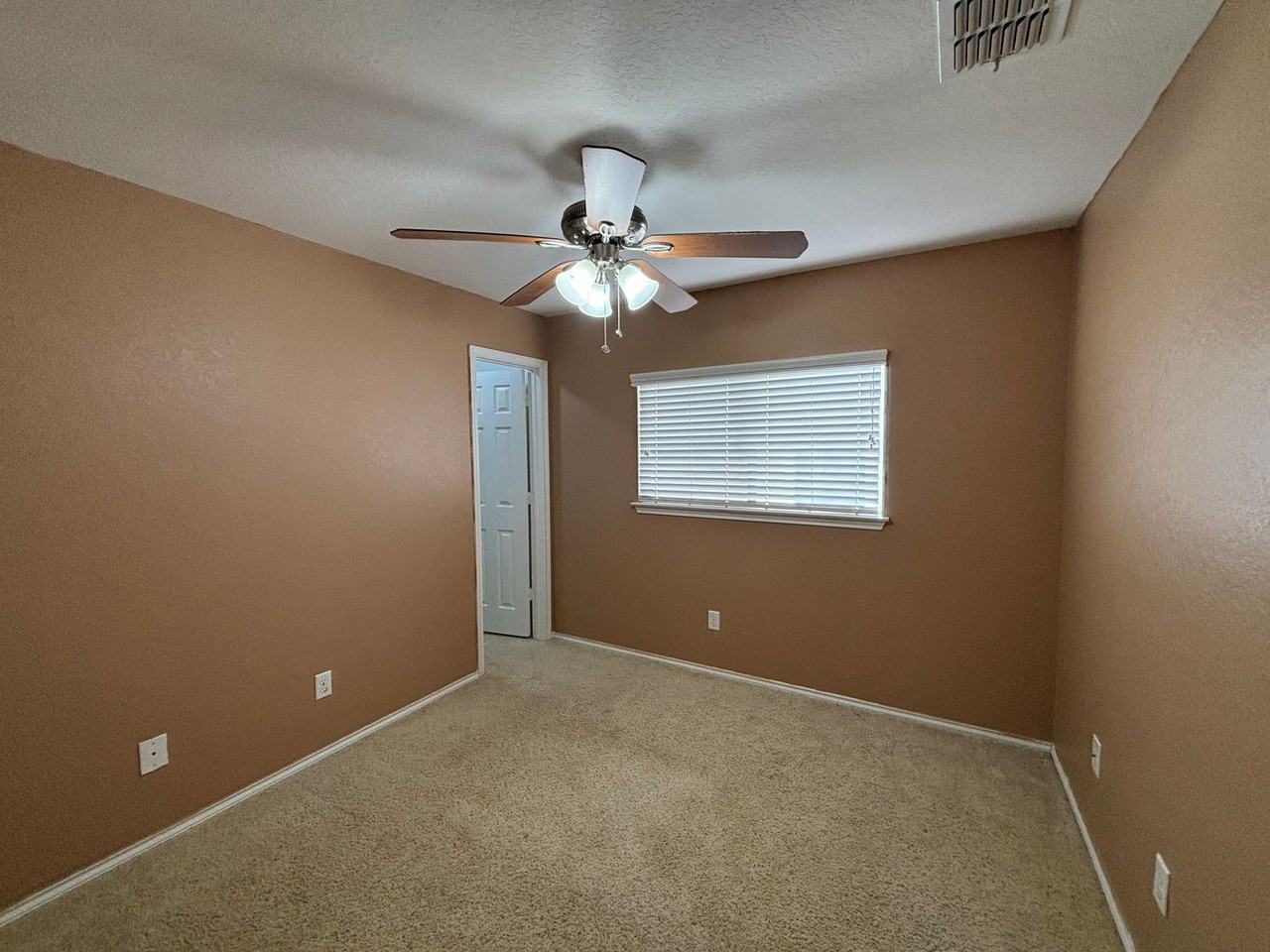 9210 Silver Vis - Photo 6 of 13