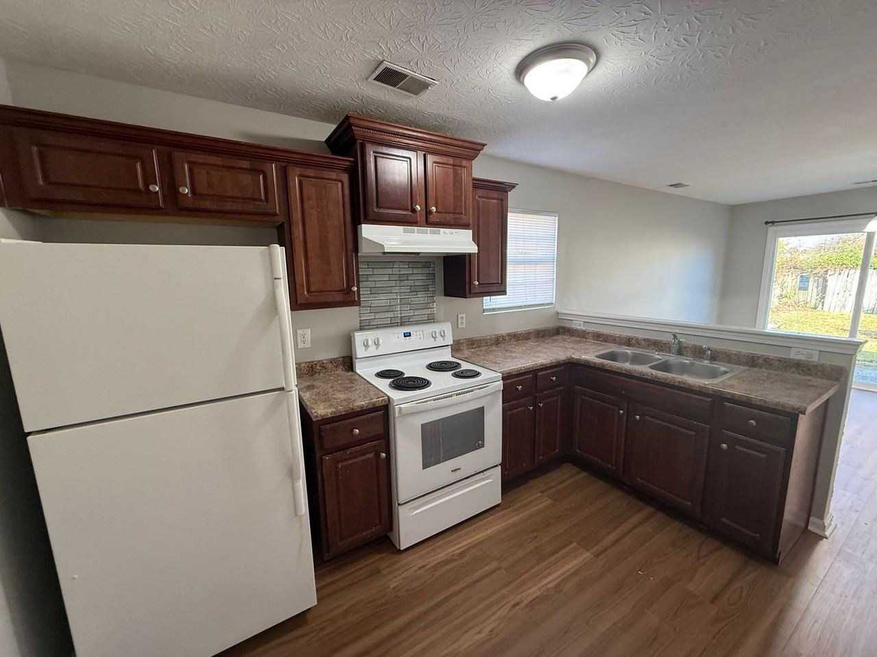 7613 Beulah Church Rd - Photo 3 of 12