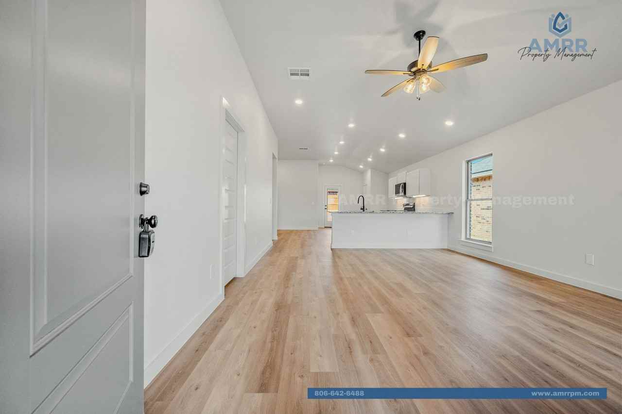 2025 Cottonwood Avenue - Photo 3 of 20