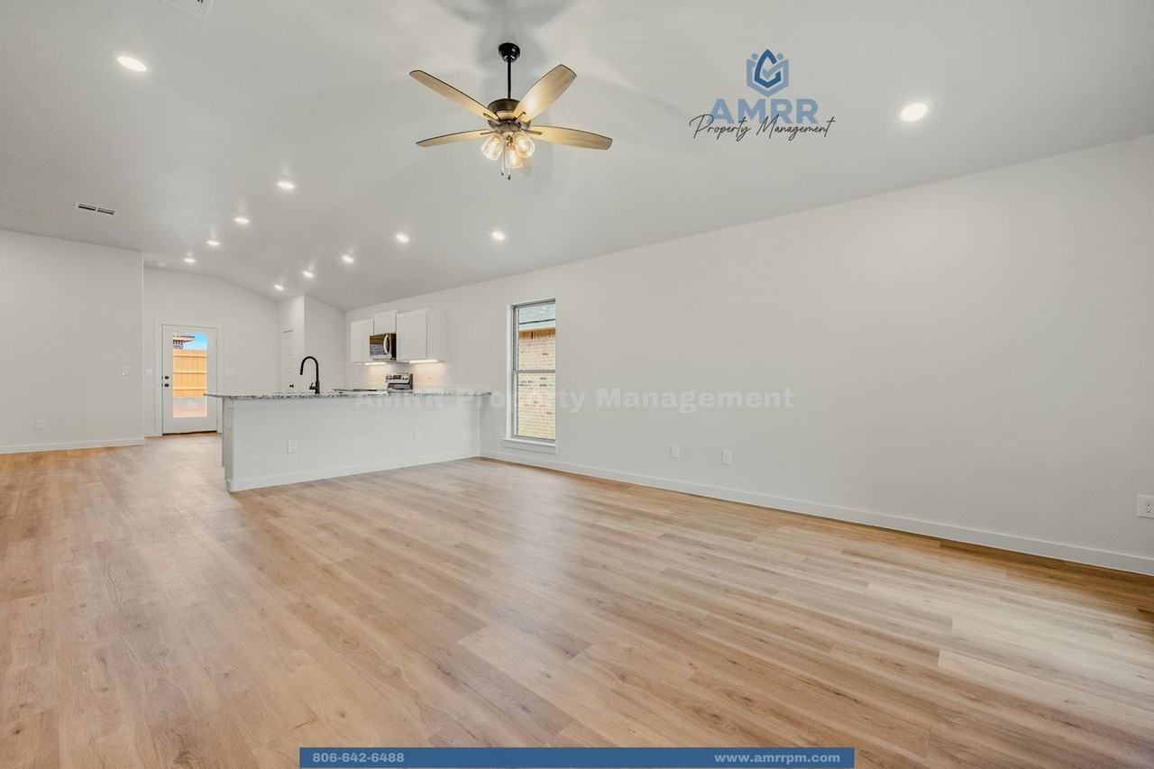 2025 Cottonwood Avenue - Photo 4 of 20