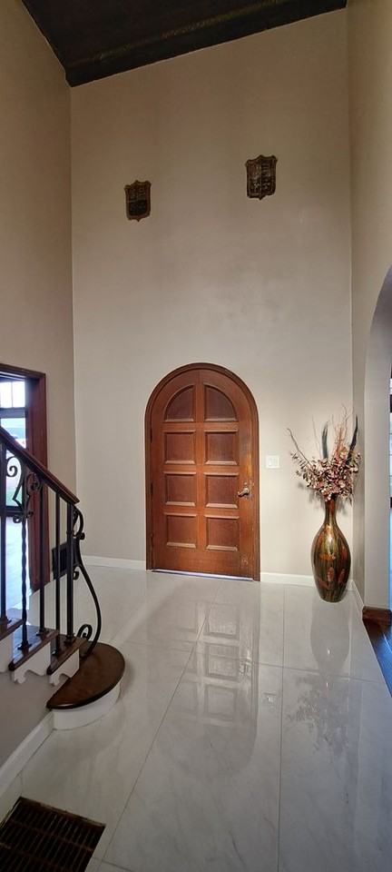 290 E B St - Photo 3 of 38