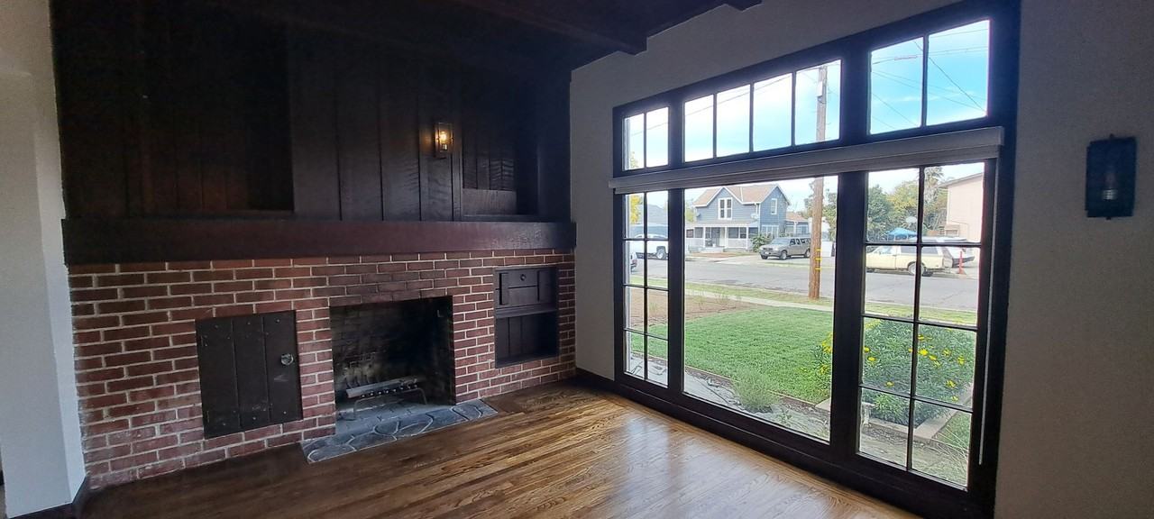 290 E B St - Photo 4 of 38