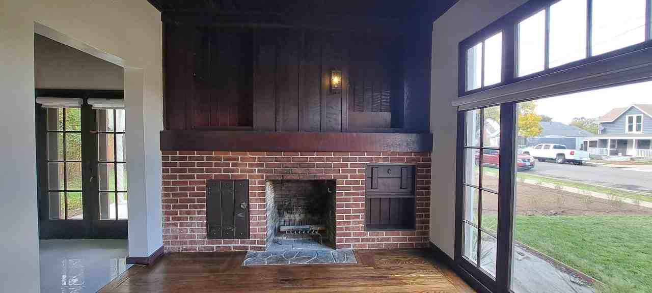 290 E B St - Photo 5 of 38