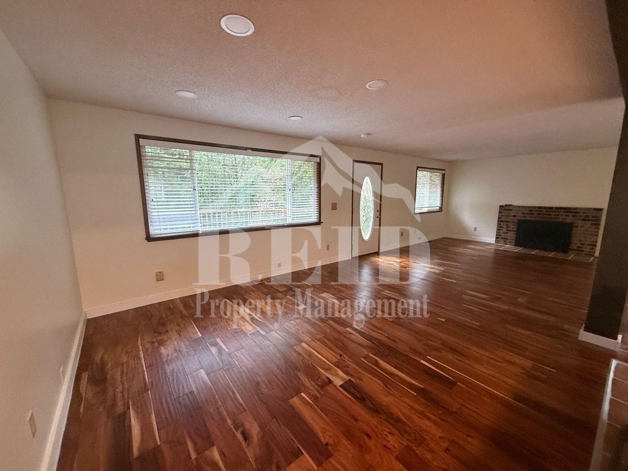 10144 Banner Road Southeast - Photo 3 of 31