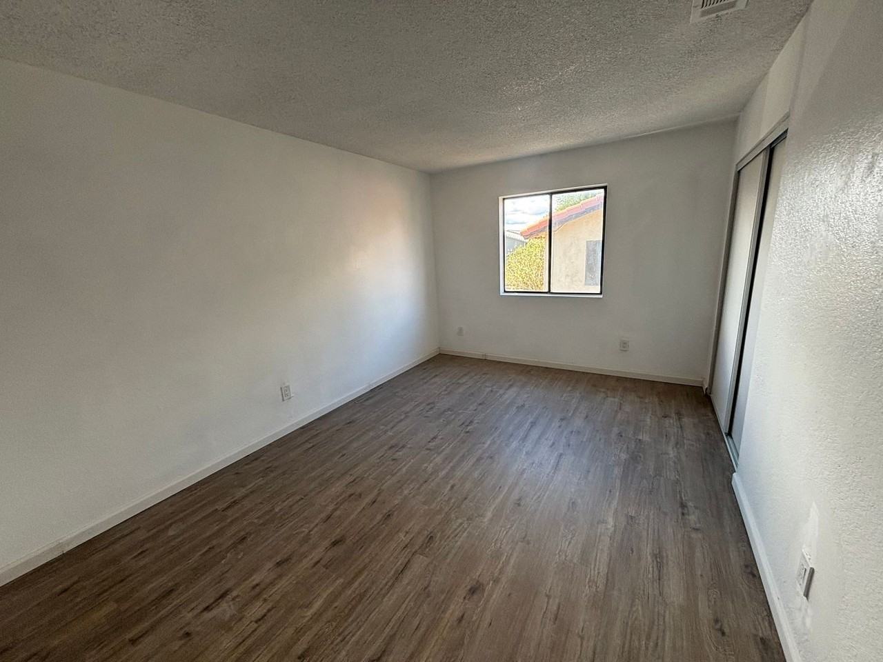 816 East Avenue J 12 - Photo 3 of 9