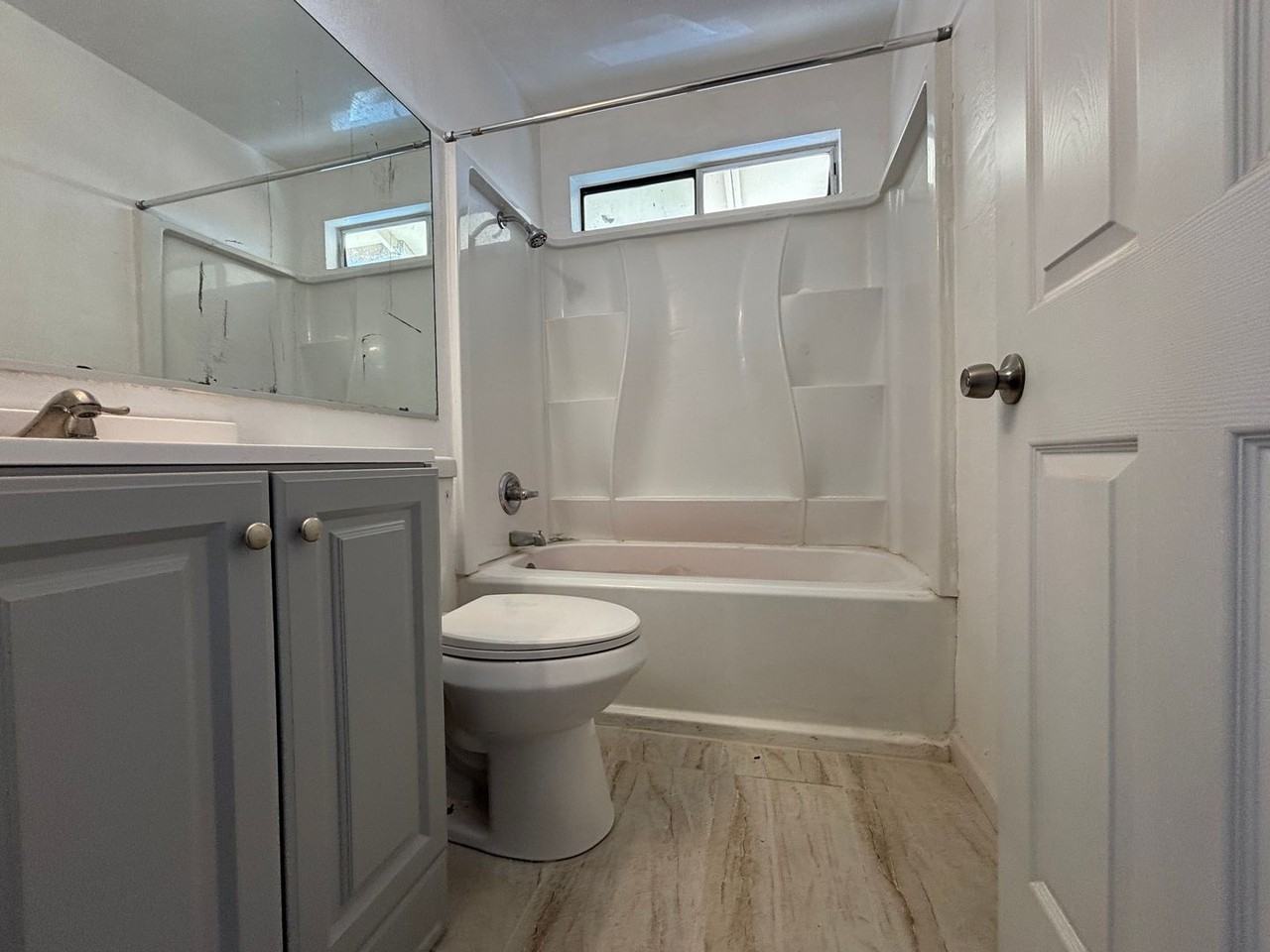 816 East Avenue J 12 - Photo 4 of 9