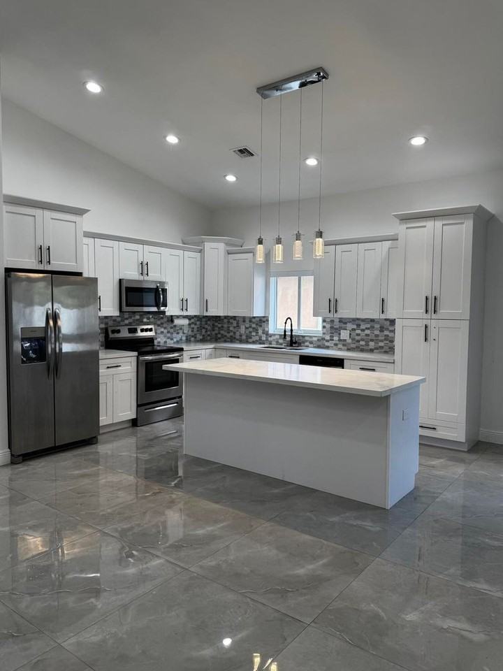 4522 Northwest 36th Court