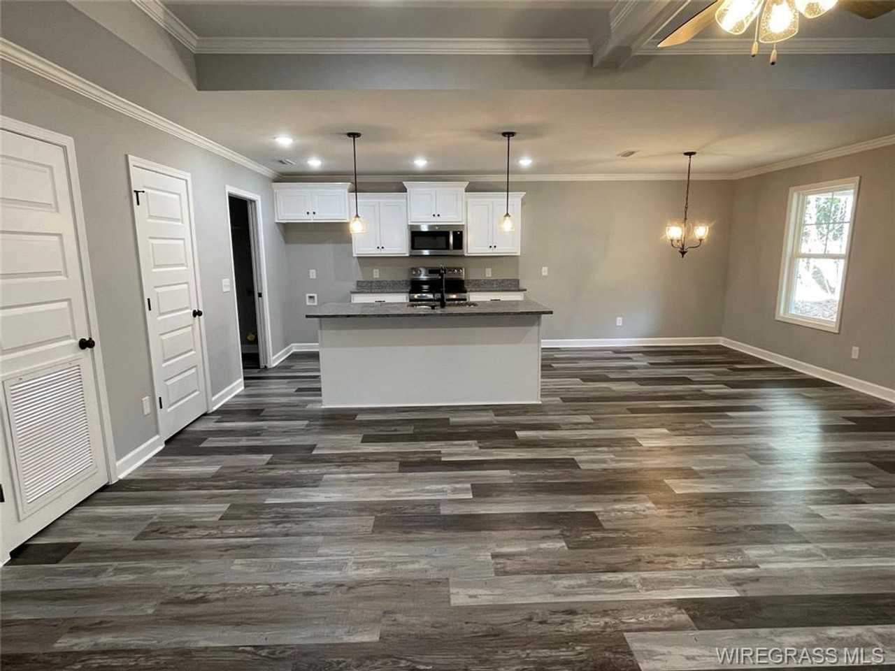 101 Curtis Circle - Photo 2 of 10