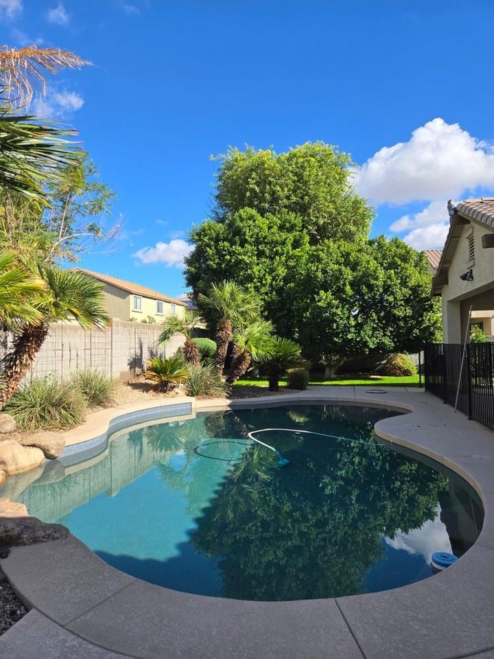 16758 W Apache St - Photo 4 of 14