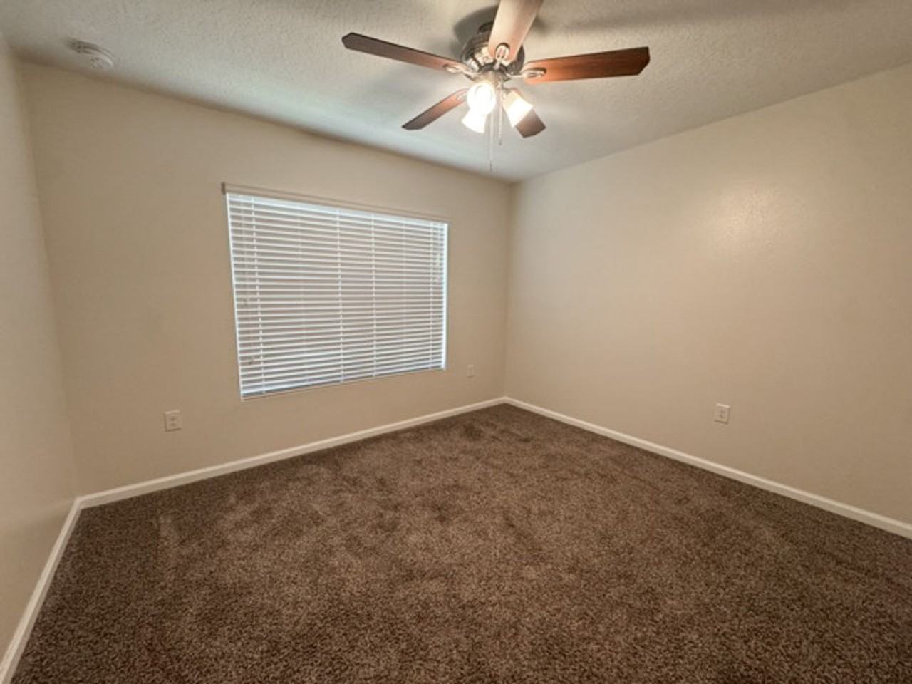 119 Fairway Ct - Photo 5 of 27