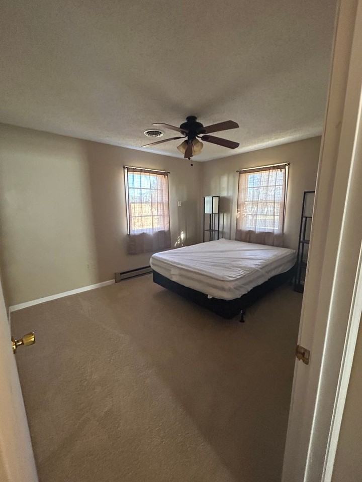 7609 Belspring Road - Photo 5 of 8