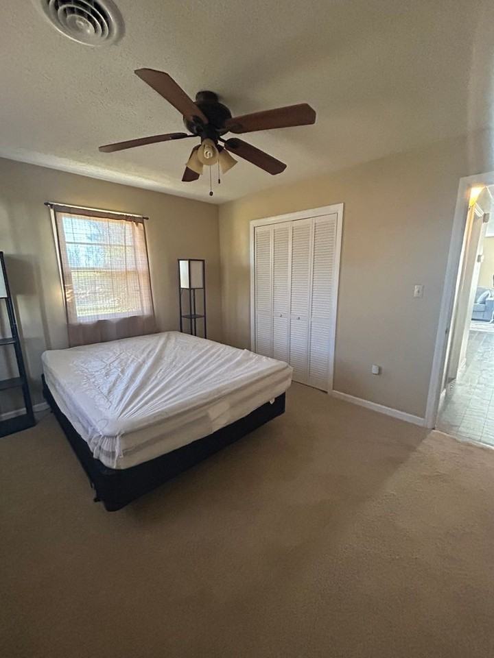 7609 Belspring Road - Photo 6 of 8