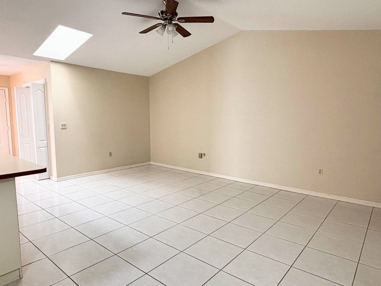 1503 Overland Dr - Photo 6 of 20