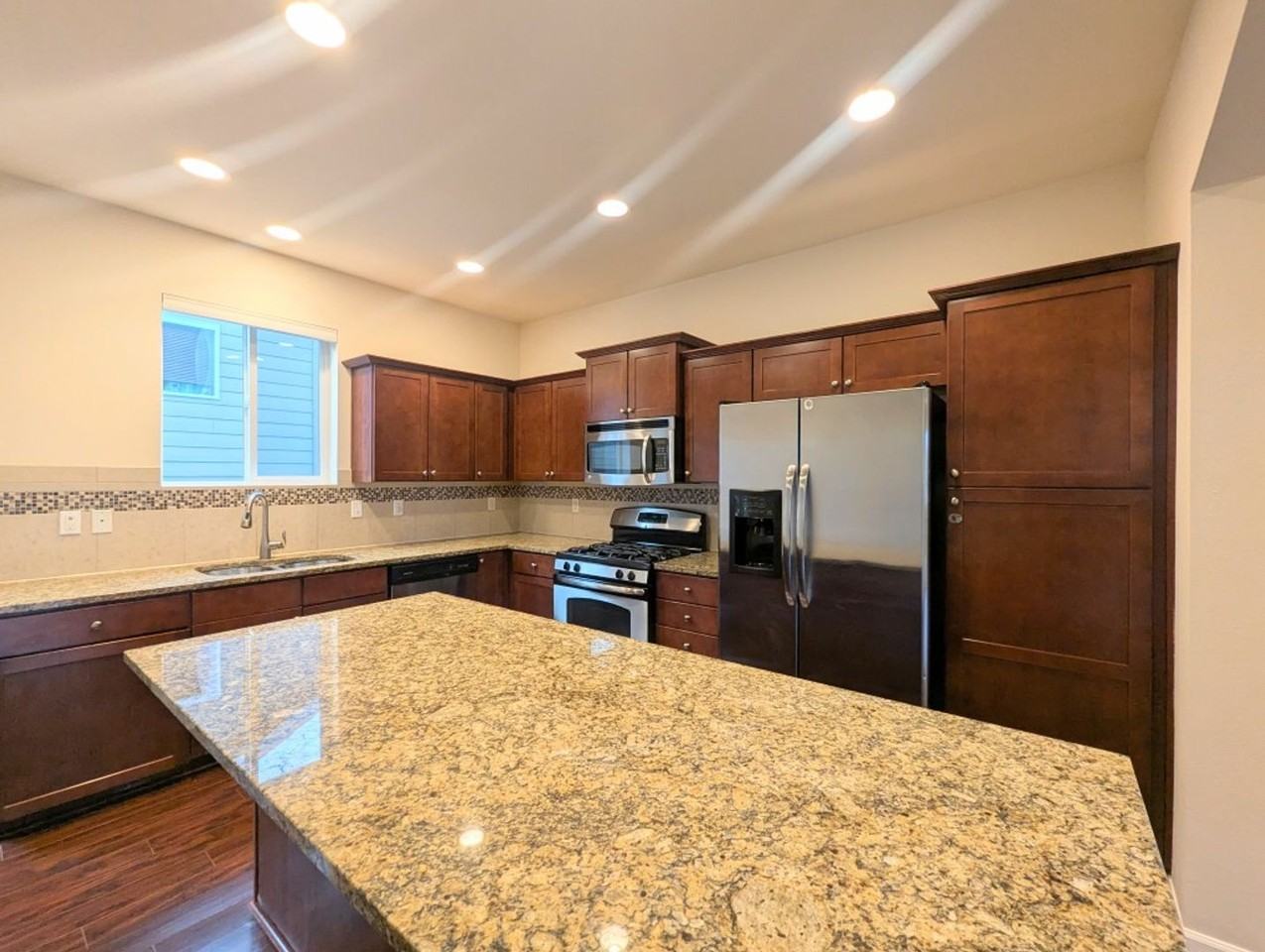 1242 93rd Dr Ne - Photo 4 of 23