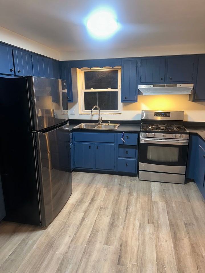 803 7th Street - Photo 4 of 13