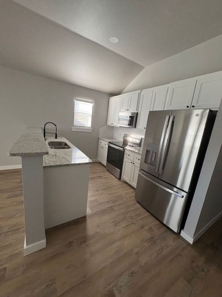 416 Goa Wy - Photo 3 of 16