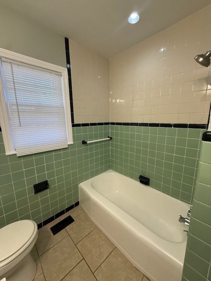 1715 Dianne St Sw - Photo 4 of 19