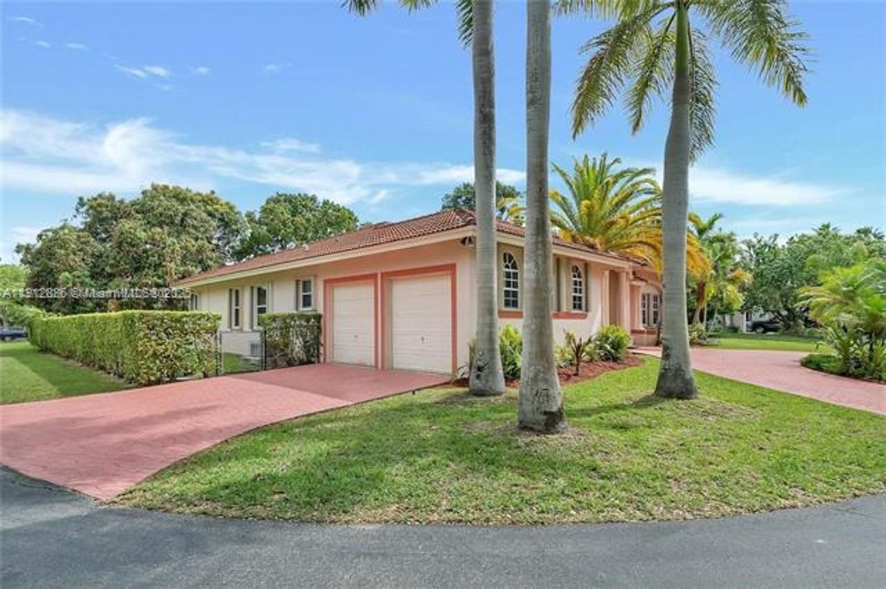 17117 Sw 82nd Ct #0 - Photo 2 of 35