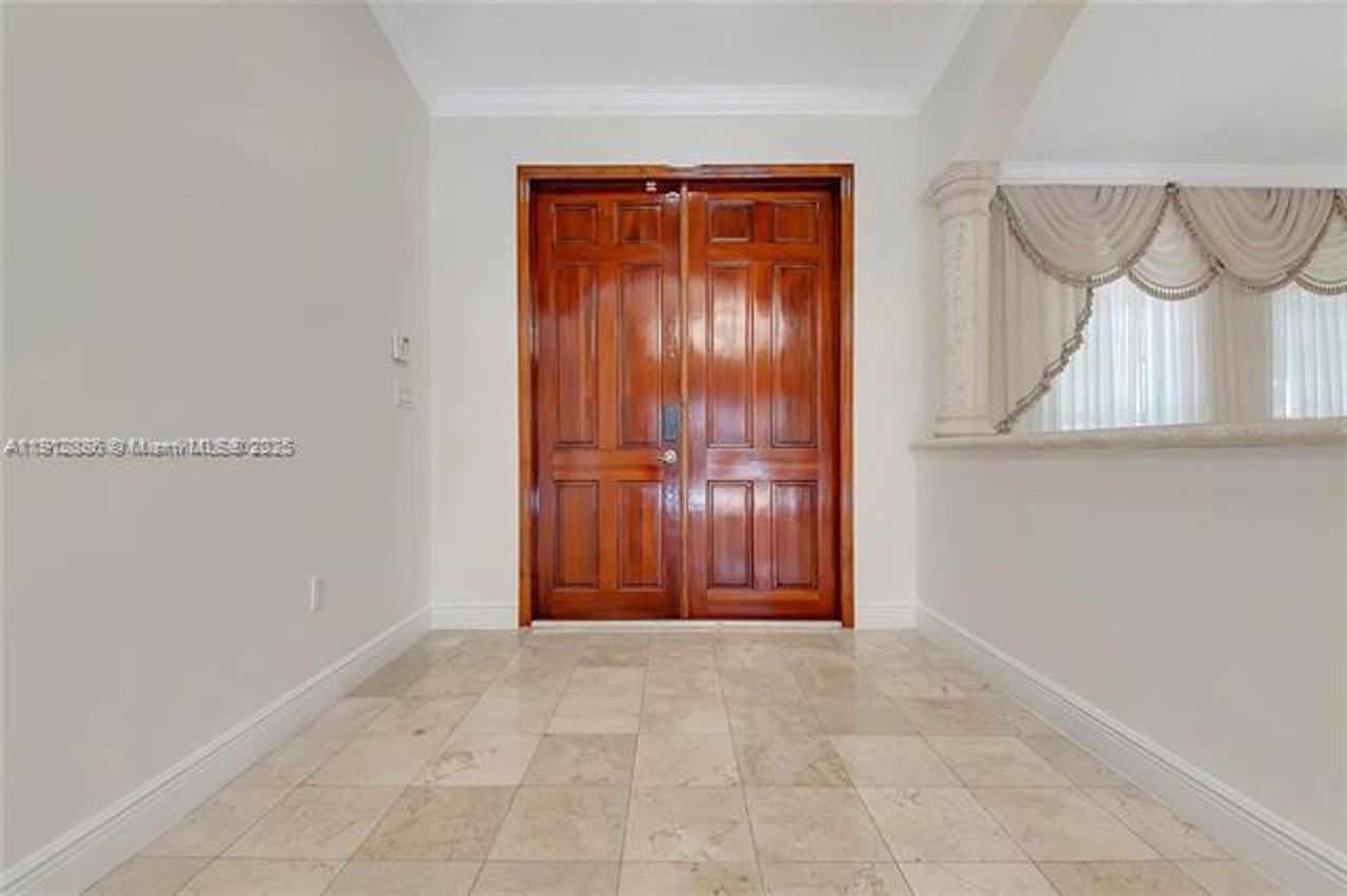 17117 Sw 82nd Ct #0 - Photo 4 of 35