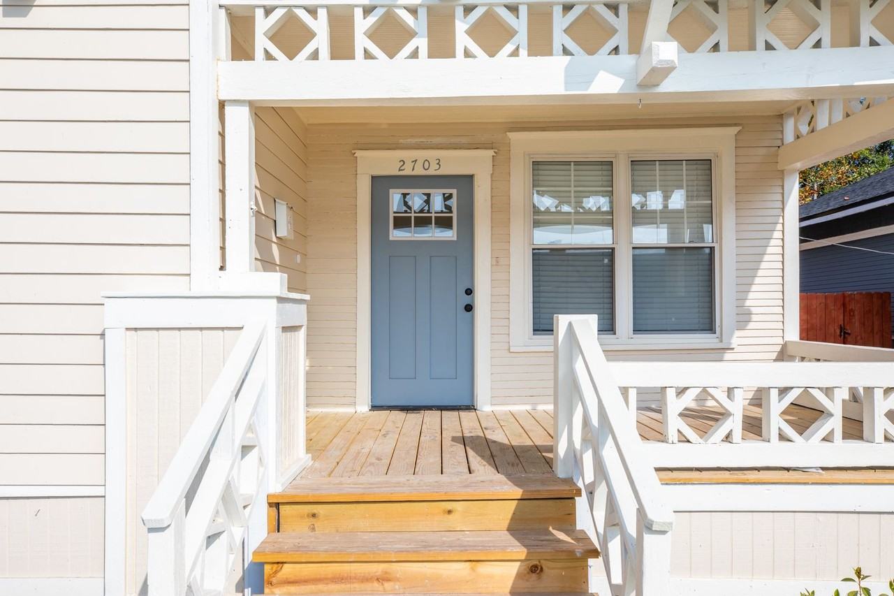 2703 College Street - Photo 4 of 24