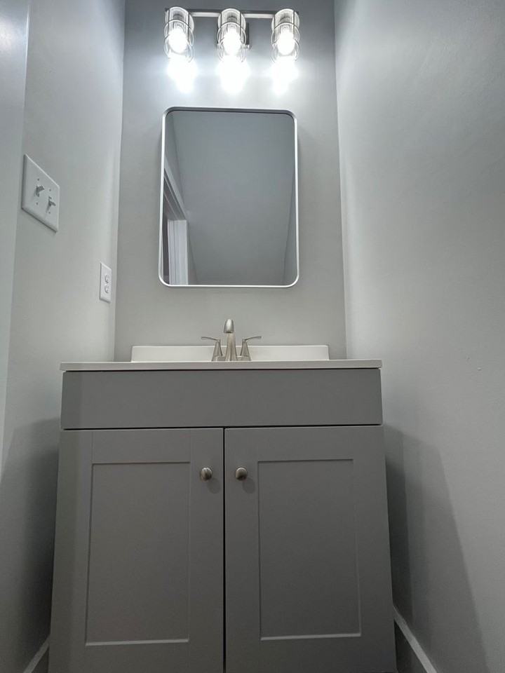 211 South Webb Street - Photo 2 of 15