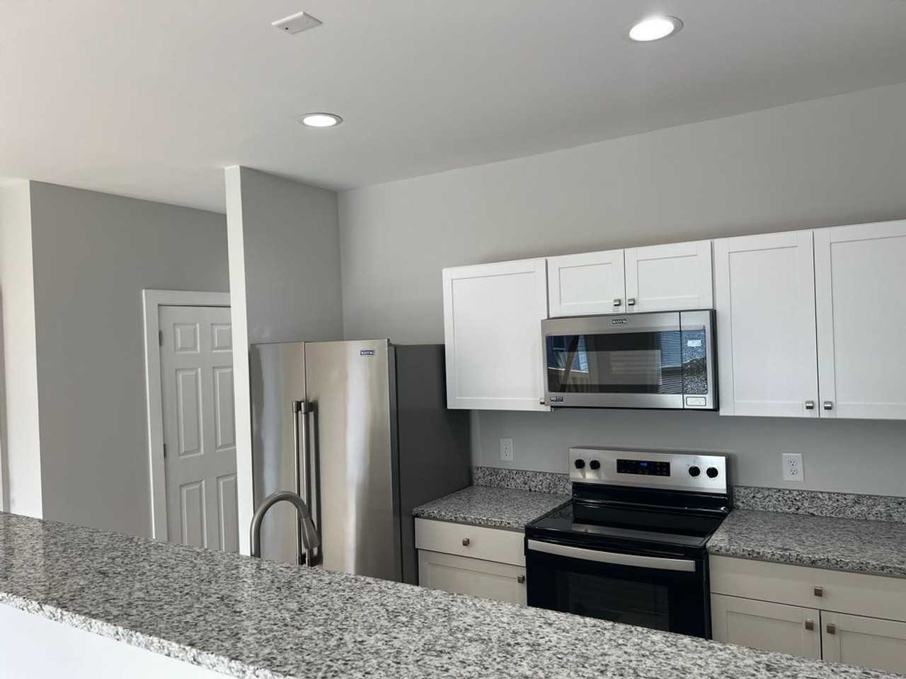 211 South Webb Street - Photo 4 of 15