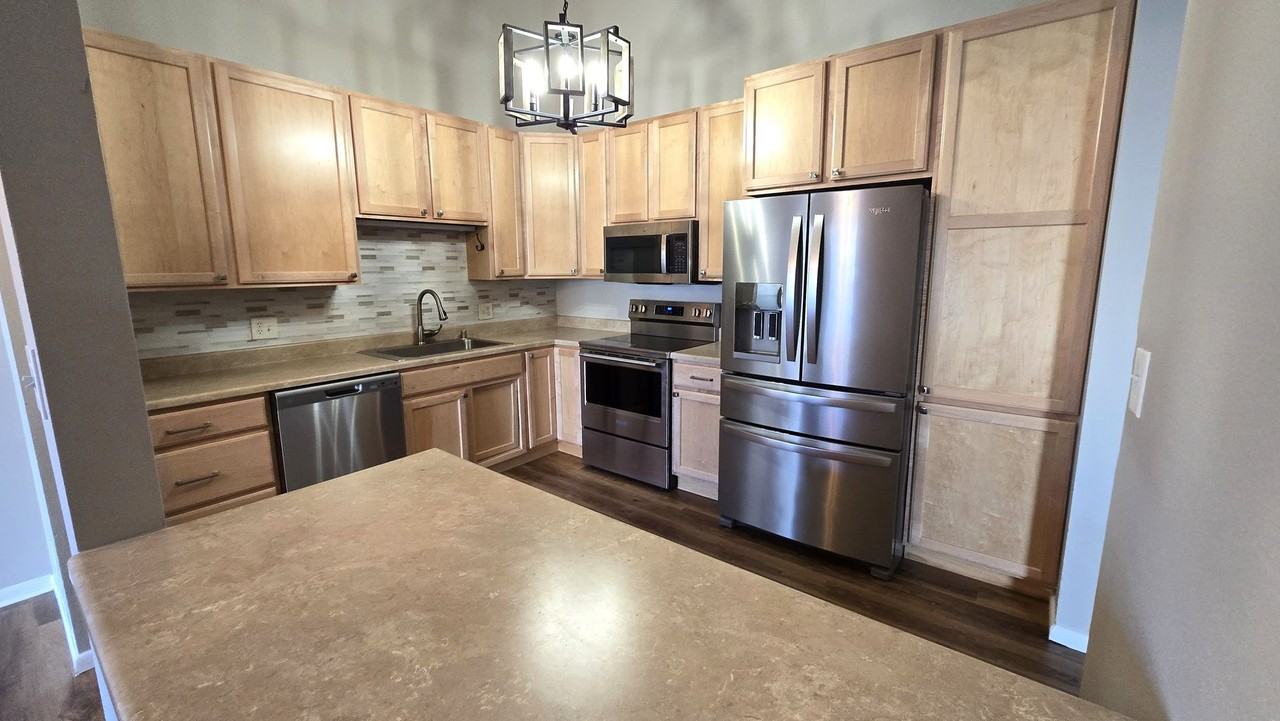 1005 Santee Dr - Photo 3 of 12