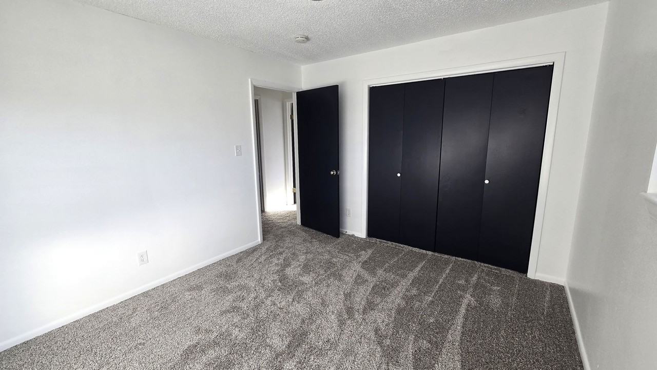 1005 Santee Dr - Photo 5 of 12