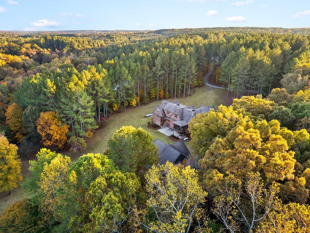 1070 Riverwalk Point - Photo 2 of 24