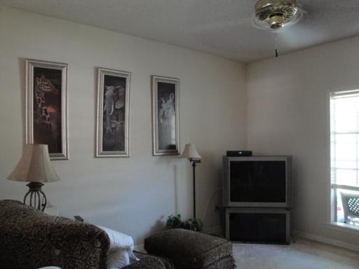 8213 Racine Trail - Photo 2 of 7