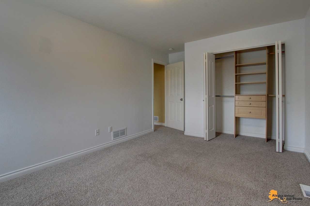 13535 Konrad Circle - Photo 3 of 29